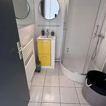 Moderne Avec Climatisation Et Parking Proche - Fr-1-731-132 * Le Grau-du-Roi