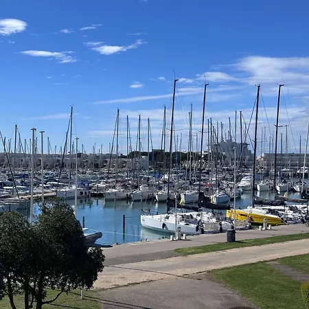 Moderne Avec Climatisation Et Parking Proche - Fr-1-731-132 * Le Grau-du-Roi
